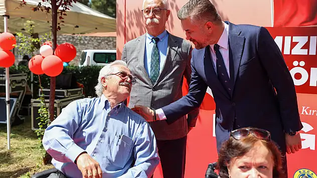 Erişilebilirlikte zirve: Kırmızı Bayrak göndere çekildi