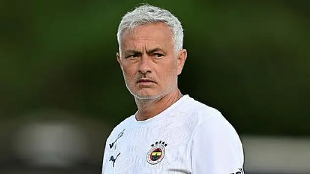 Fenerbahçe Teknik Direktörü José Mourinho Radikal bir Hamleye İmza Attı