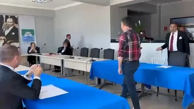 Foça Belediyesi ağustos meclisinde gerilim