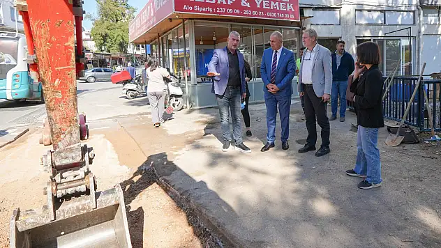 Gaziemir'de altyapı atağı: 32 bin metrekarelik yol ve kaldırım yenilendi