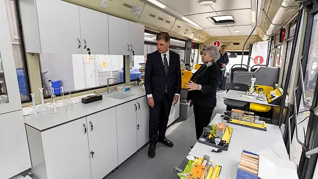 Gezici bilim otobüsü Adıyaman yolunda: Deprem bölgesindeki çocuklara bilim desteği