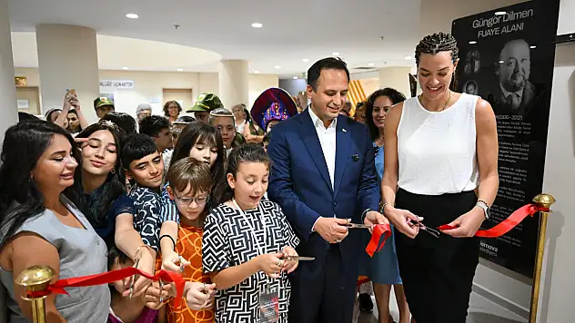 Güngör Dilmen Bornova'da ölümsüzleştirildi