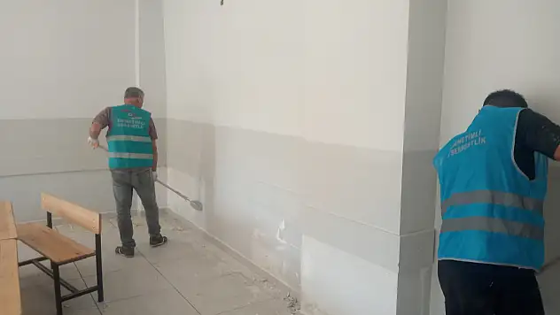 Hükümlüler okulları yeniliyor, meslek sahibi oluyor