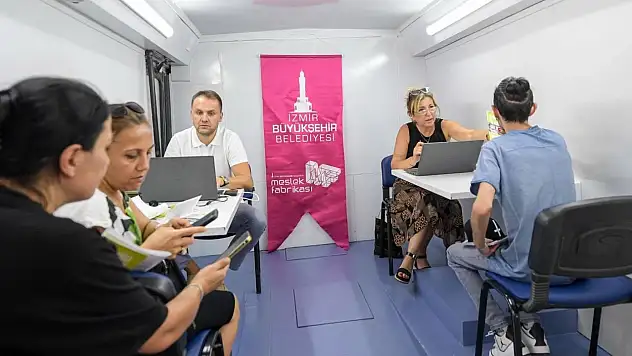 İzBB Mobil İstihdam Aracı, iş arayanlarla işverenleri buluşturuyor