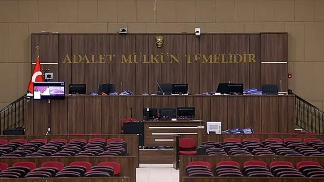 İzmir Adliyesi'nde rüşvet davasında karar çıktı