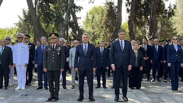 İzmir'de 15 Temmuz şehitleri dualarla anıldı