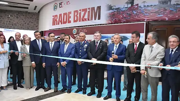 İzmir'de 15 Temmuz'un dijital hafızası açıldı