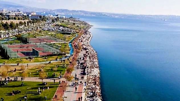 İzmir'de 5 günlük hava durumu: Hafta sonu sıcaklık artacak, yeni haftada yağış bekleniyor