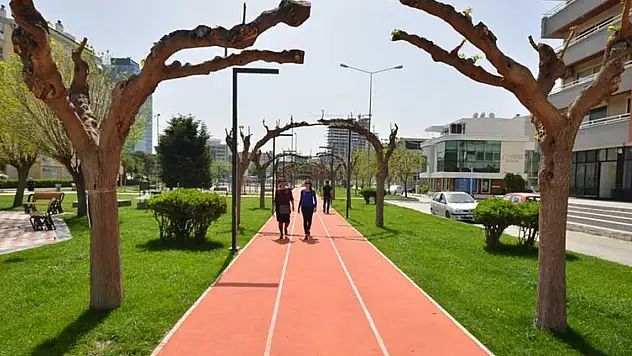 İzmir'de Belediye Parkları ve Yeşil Alanlar Rehberi