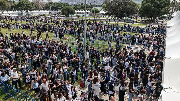 İzmir'de edebiyat rüzgarı