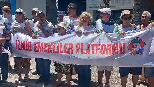 İzmir'de emeklilerden sert tepki: 'TÜİK'in rakamları sahtedir'