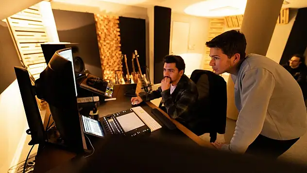 İzmir'de sanata büyük destek