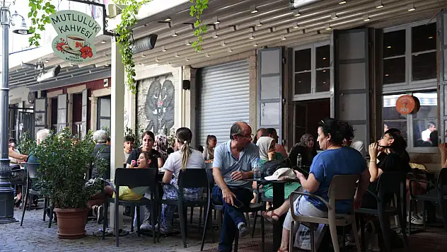 İzmir'de sosyal belediyeciliğin gururu: O kahveler artık 8 şubeye ulaştı!