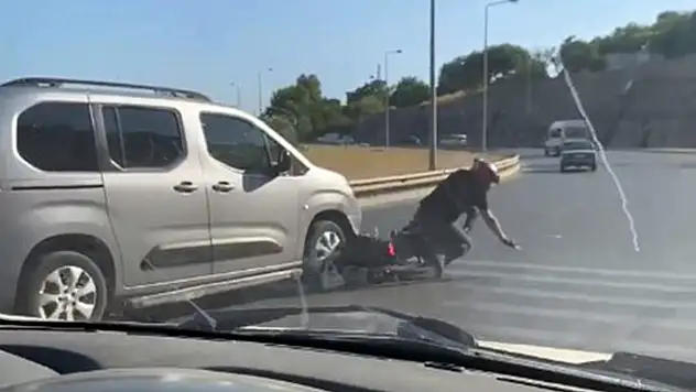 İzmir'de trafikte dehşet: Ehliyeti gitti