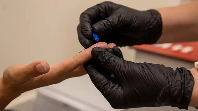 İzmir'de ücretsiz cinsel yolla bulaşan hastalık test dönemi başladı