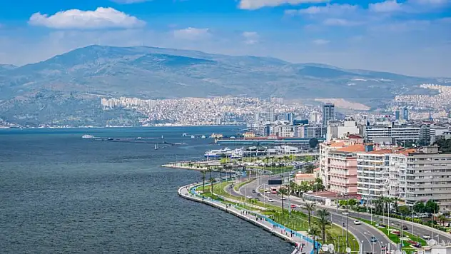 İzmir'e gelen gideni geçti