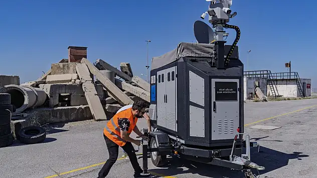 İzmir'e üç acil durum haberleşme römorku