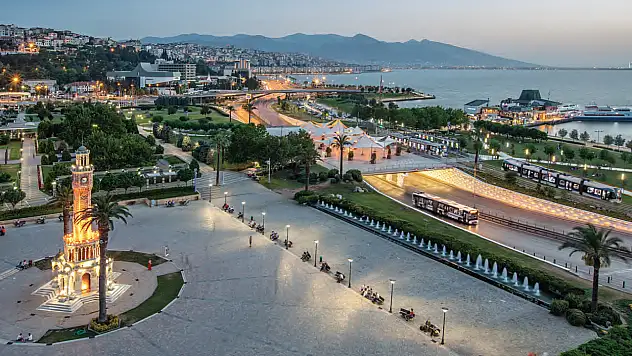 İzmir Gündemi: Su Kesintileri, Trafik ve Kültürel Etkinlikler Öne Çıkıyor
