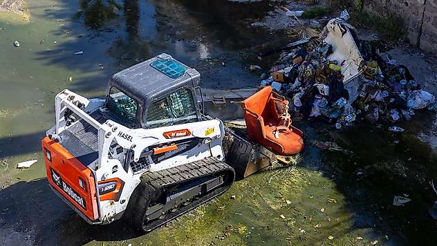İzmir'de dereler temizleniyor