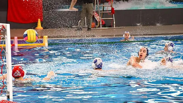 İzmirli sporculardan büyük başarı: Sutopunda derece, judoda madalya yağmuru