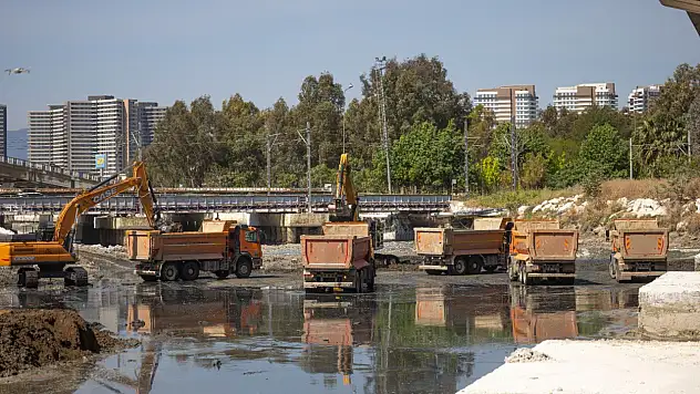 İZSU'dan Meles ve Manda Derelerinde Temizlik Seferberliği