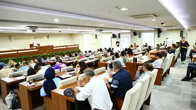 Karabağlar Belediyesi'nden istihdama büyük katkı: 15 ayda 1418 kişiye iş