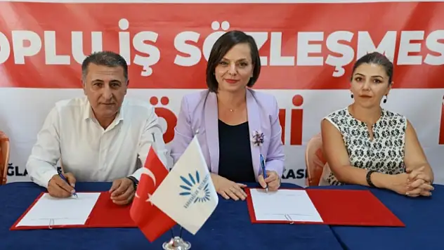 Karabağlar'da işçileri sevindiren TİS imzası: Zam ve yeni sosyal haklar geldi