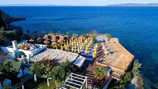Karaburun Mordoğan'da tatil cenneti 'Ayı Balığı Beach Club'