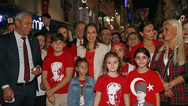 Karşıyaka 29 Ekim'de Cumhuriyet coşkusuyla kırmızı beyaza bürünecek