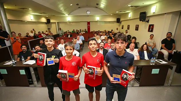 Karşıyaka'nın altın çocukları mecliste alkışlandı