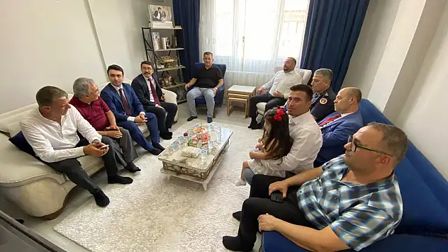 Kaymakam Hakan Yavuz Erdoğan'dan 15 Temmuz Gazisine Ziyaret Nezaketi