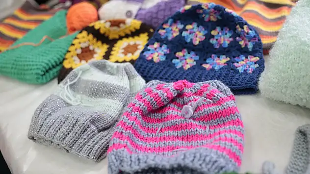 Konak Belediyesi örgü sınıfından anlamlı dayanışma: İlmek ilmek iyilik