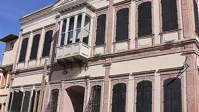 Konak'ta geçmişe açılan kapı