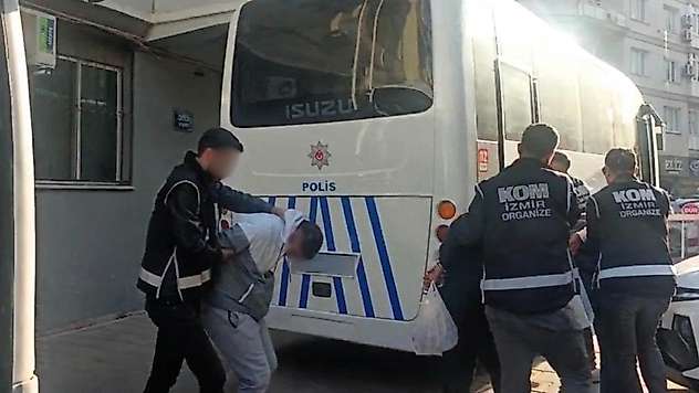 Konak'ta iş yeri ve araç kundaklamasına 4 tutuklama