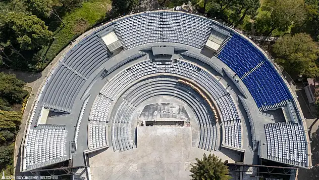 Kültürpark Atatürk Açık Hava Tiyatrosu'nda yenileme çalışmaları başladı