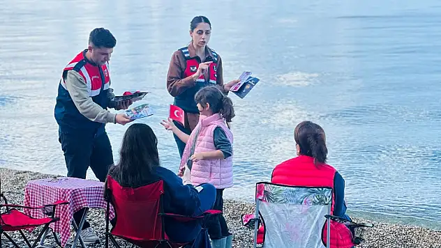 Kuşadası Milli Parkı'nda kadına yönelik şiddete karşı bilgilendirme