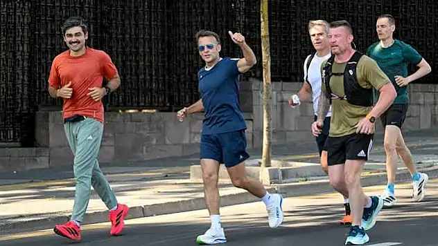Macron'dan Ankara'da sabah koşusu: Seğmenler Parkı geçici olarak kapatıldı