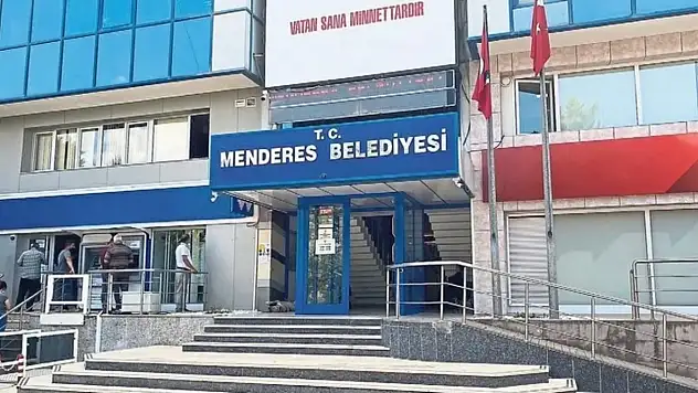 Menderes'te skandal büyüyor: Cinsel içerikli mesajlara açıklama şüpheleri gideremedi