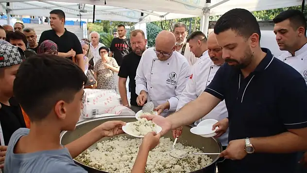Merhum Başkan Zeyrek için bin kişilik pilav hayrı düzenlendi