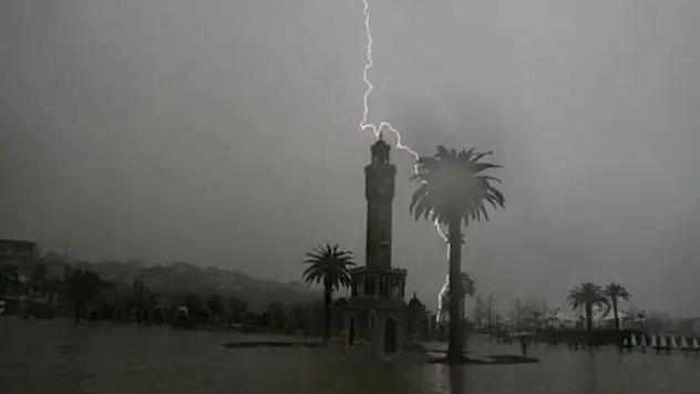 Meteoroloji'den İzmir için sağanak uyarısı
