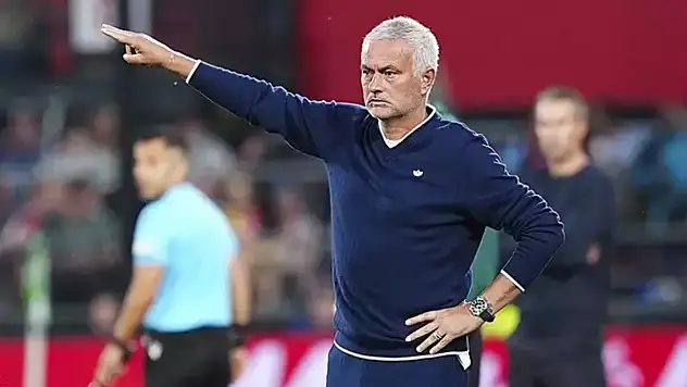Mourinho'dan kadroda sürpriz değişiklik!