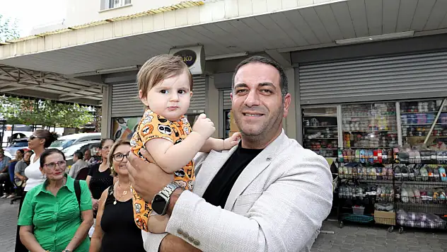 Narlıdere'de yeni doğan bebeklere anlamlı hediye: İlk çanta belediyeden