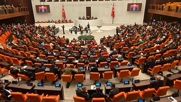 O isimlerin dokunulmazlığı gidiyor mu? Özgür Özel ve Murat Bakan da listede!