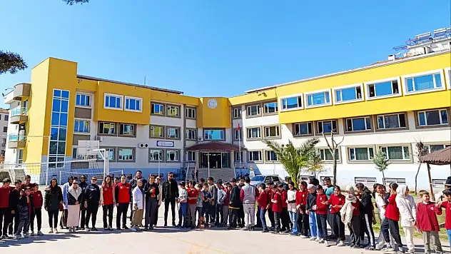 Ödemiş'te bir ilk imam hatip ortaokulunda yabancı dil sınıfı açılıyor