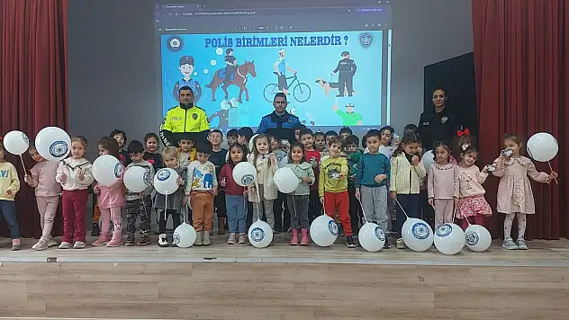 Ödemiş'te öğrencilere polislik ve güvenlik bilgilendirmesi