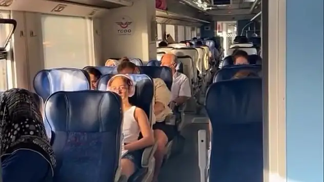 Yolcular sıcakta zor anlar yaşadı