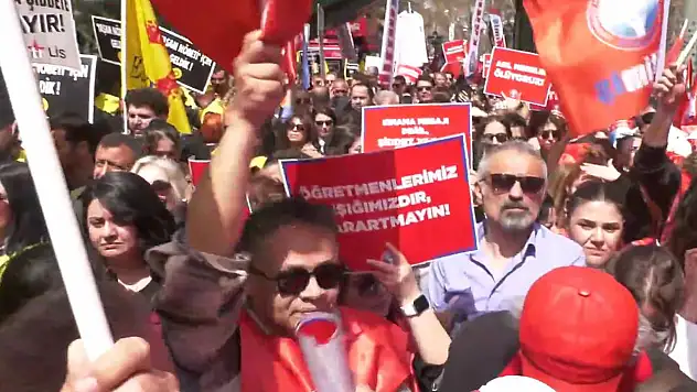 Öğretmenler can güvenliği için ülke genelinde iş bıraktı