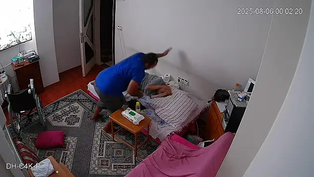 Ölüm tehdidi alan bakıcı, şizofreni hastası doktordan şikayetçi oldu