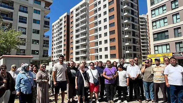 Örnekköy'de sabırlar taştı: Kentsel dönüşüm mağdurları anahtarlarıyla eyleme çıktı