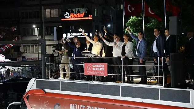 Özgür Özel'den Erdoğan'a: 'Kumpasçı, darbeci, milli irade hırsızı'